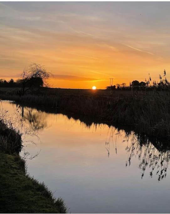 Hidden Gem Canal Facing Retreat With Lovely Walks Hopwas Eksteriør billede